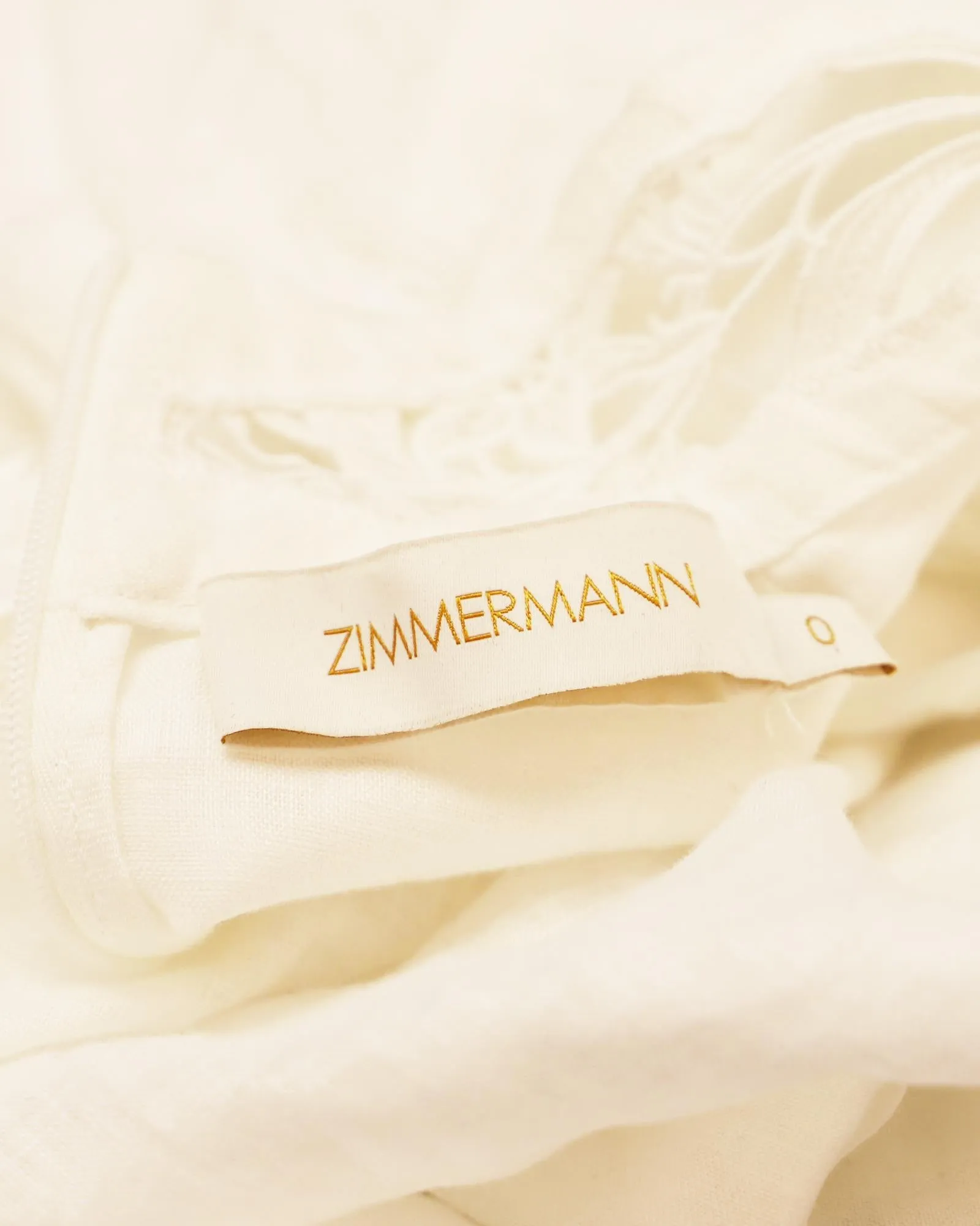 Airy Linen Longsleeve Blouse with Subtle Lace Detail