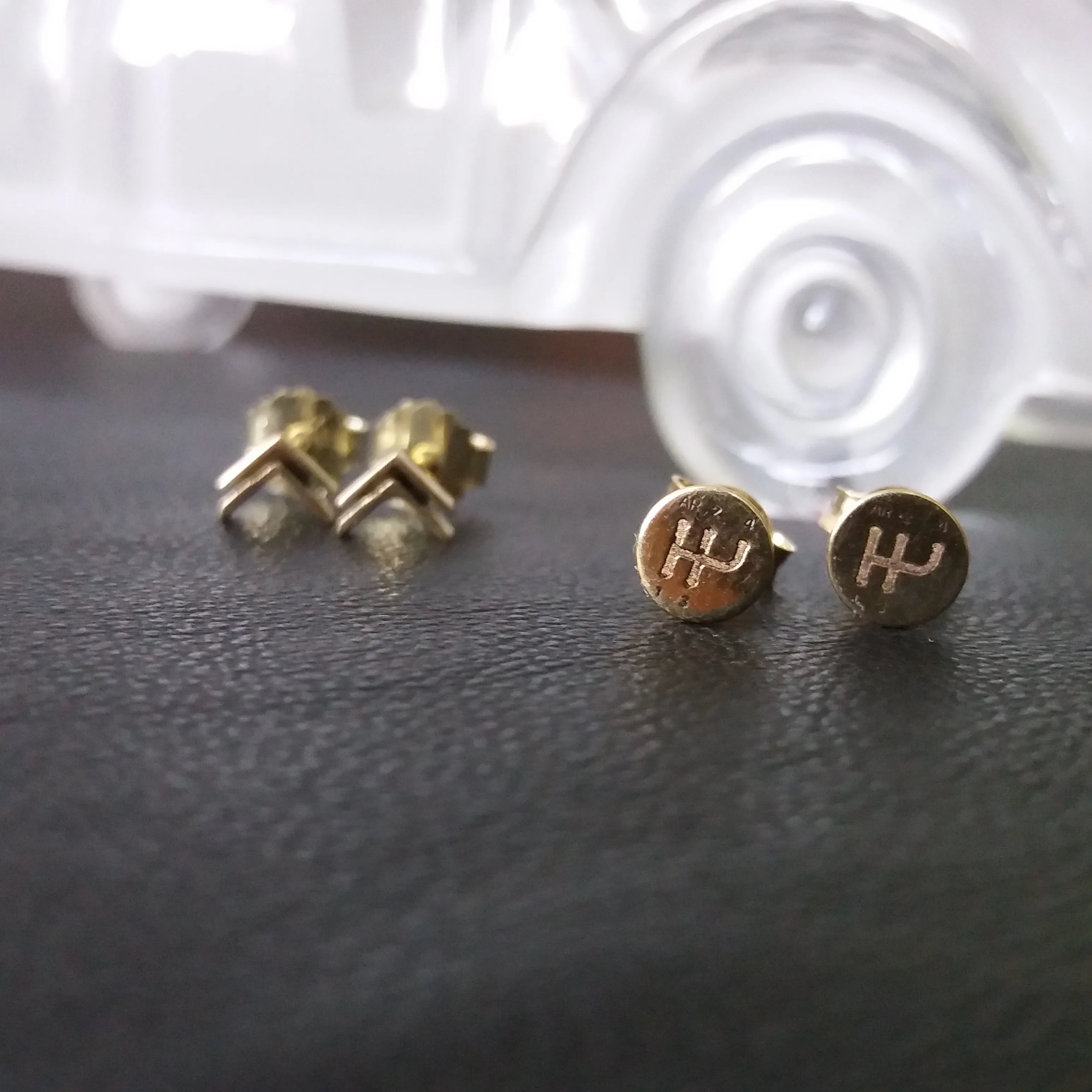 Gear shift pattern earrings