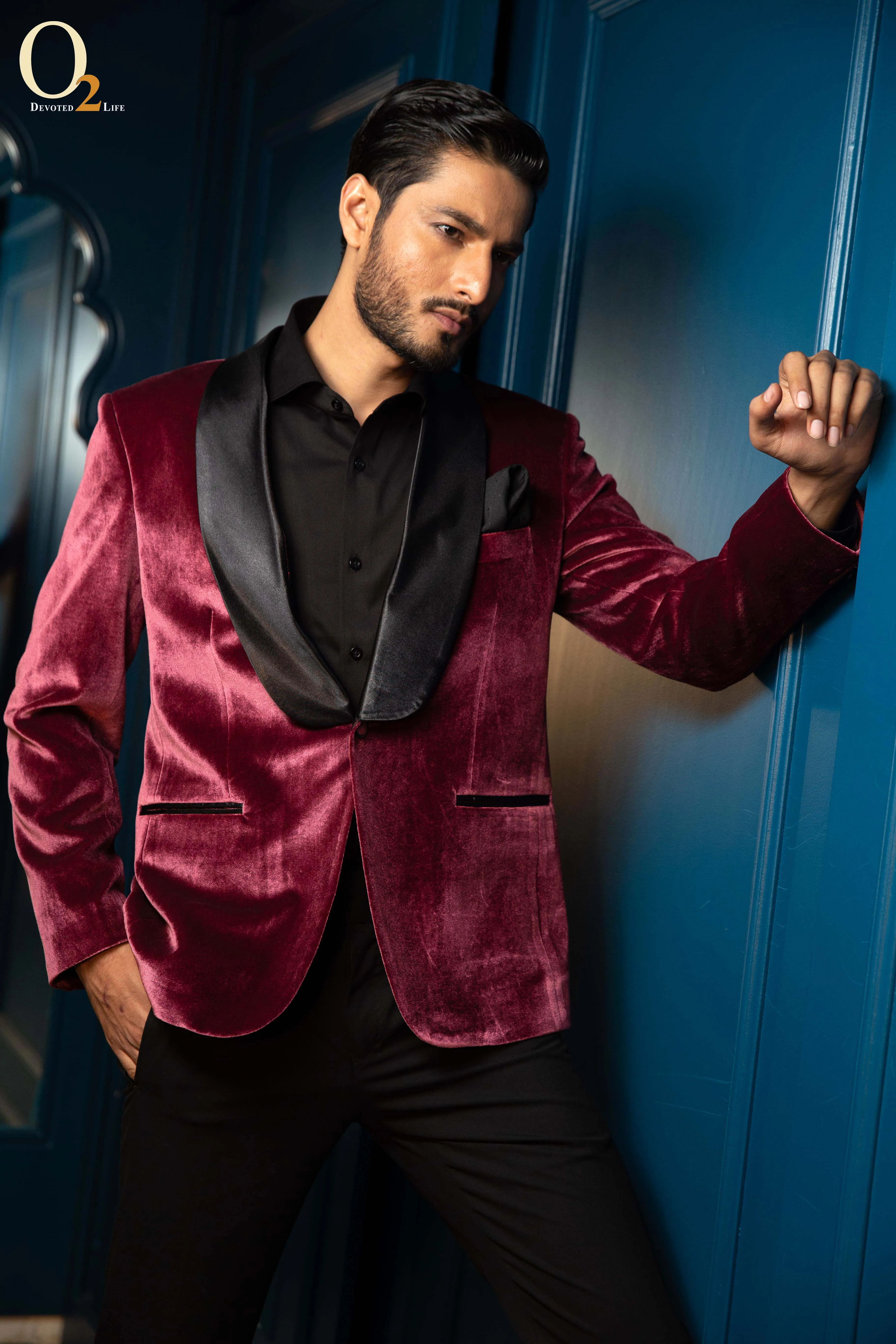 Gentlemen`s Corner Bordeaux Velvet Tuxedo