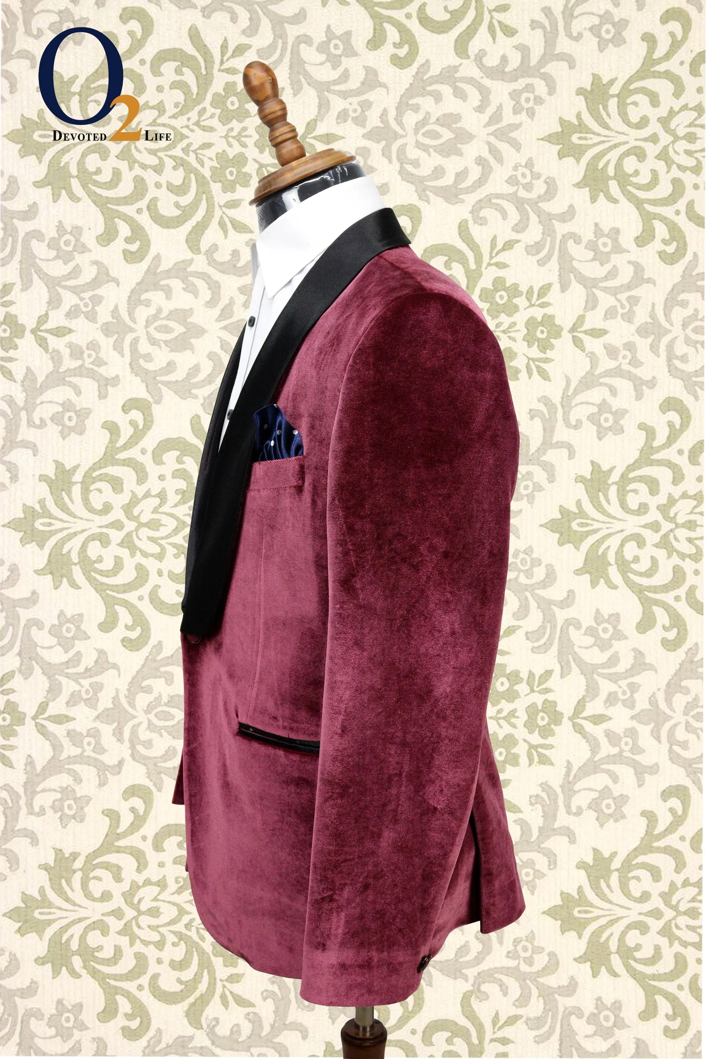 Gentlemen`s Corner Bordeaux Velvet Tuxedo