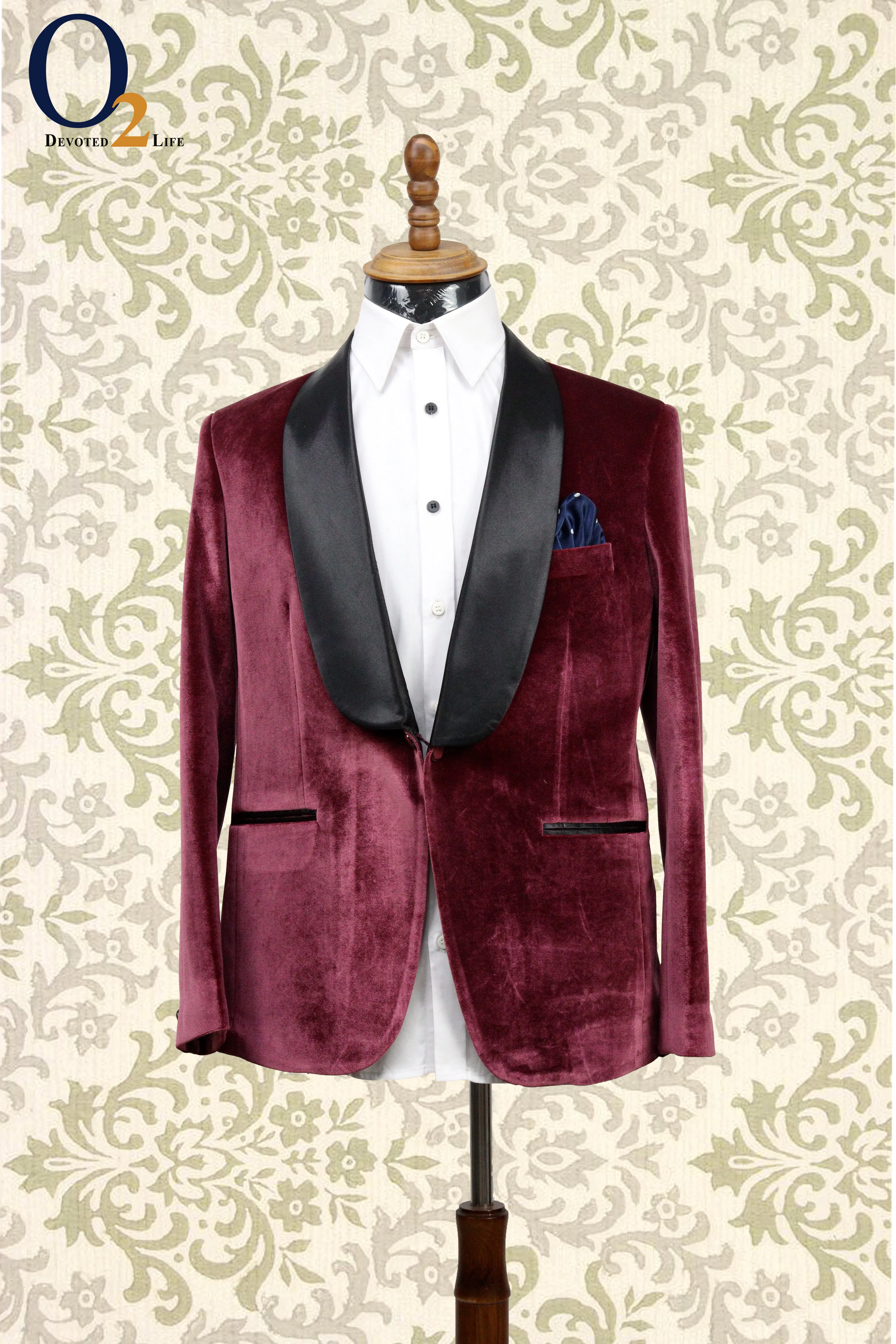 Gentlemen`s Corner Bordeaux Velvet Tuxedo