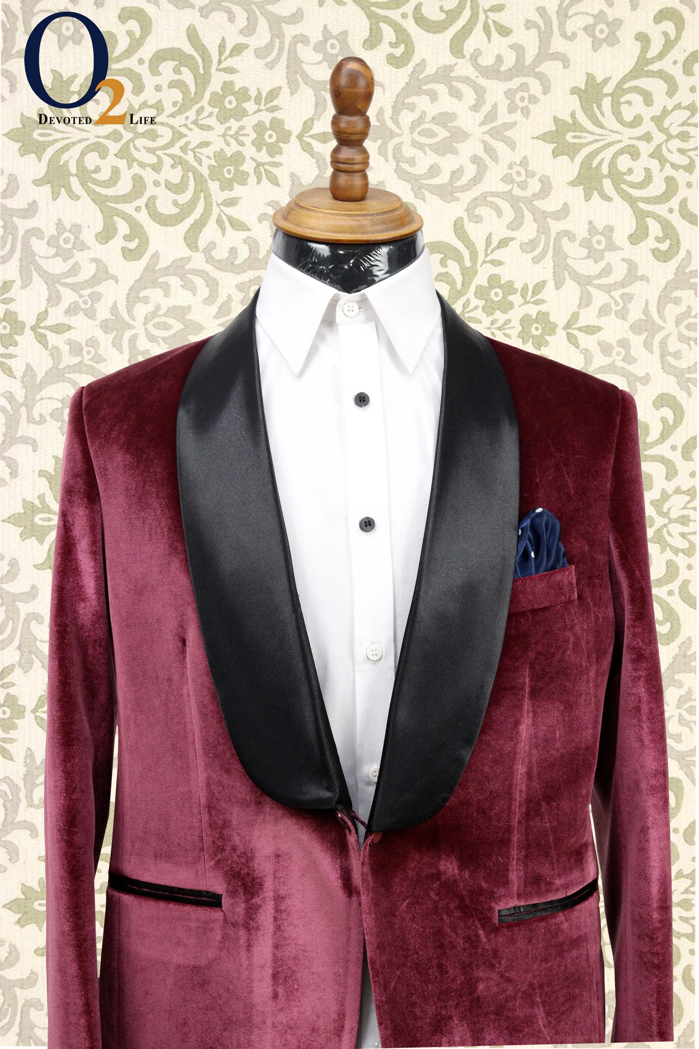 Gentlemen`s Corner Bordeaux Velvet Tuxedo