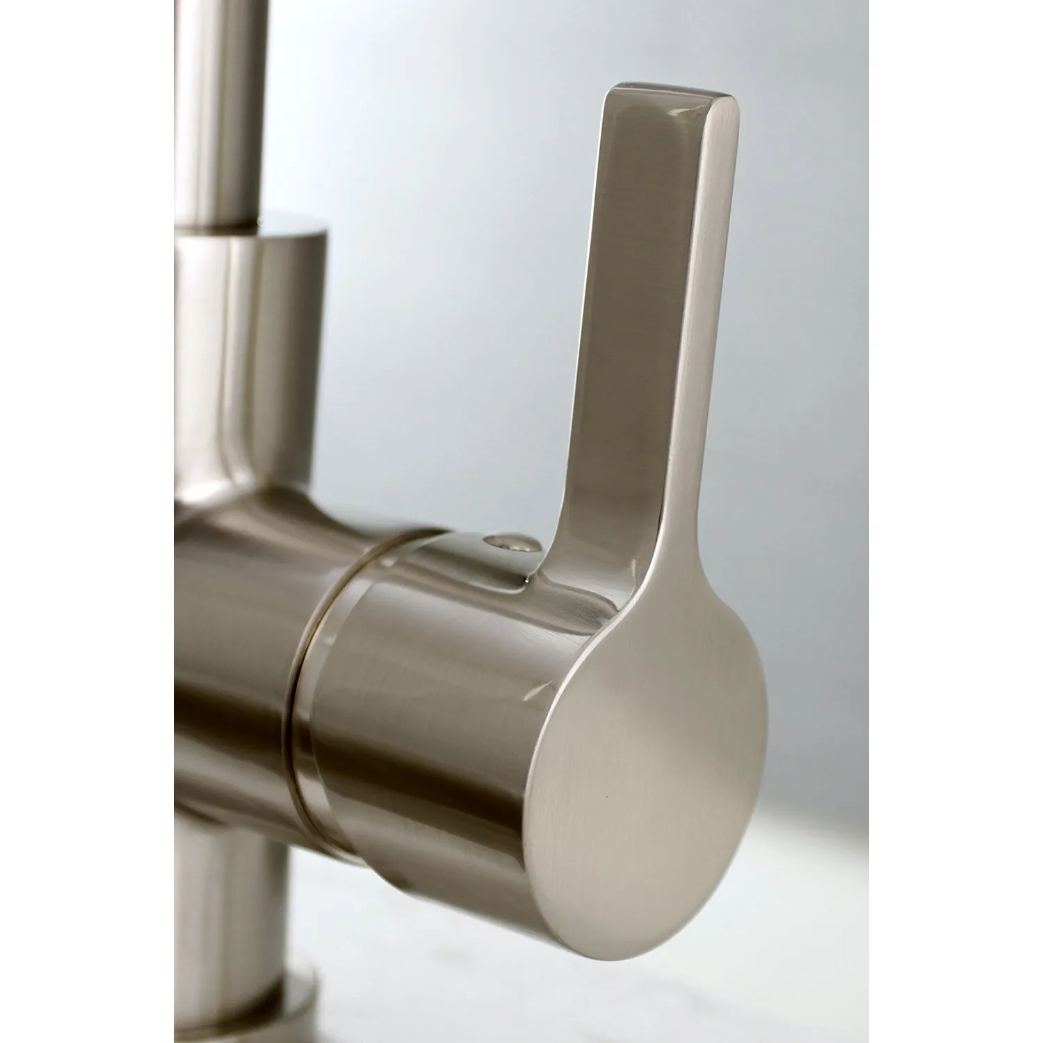 Gourmetier LS8783CTL Continental Single-Handle Pull-Down Kitchen Faucet