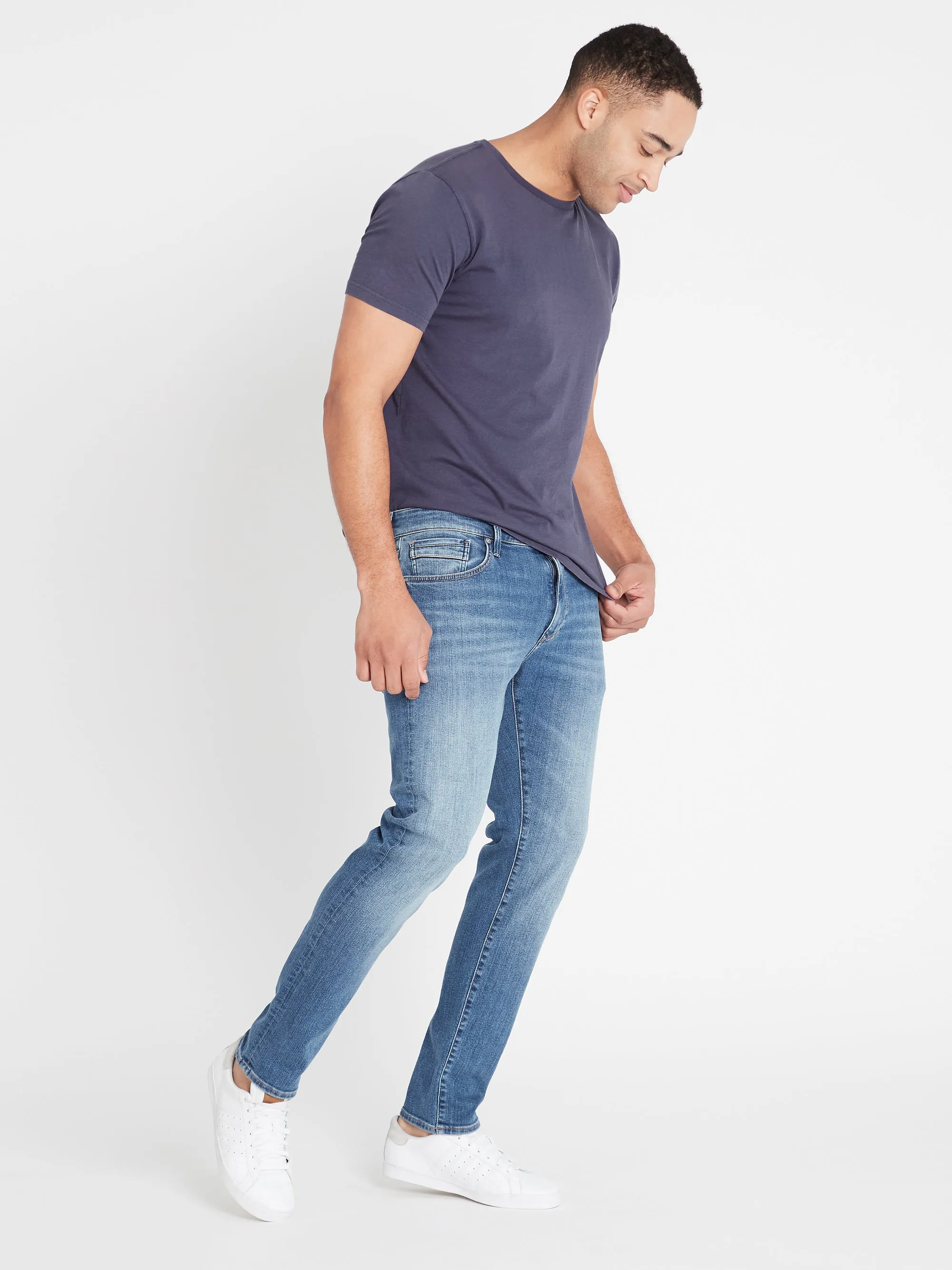 Marcus Slim Straight Jeans in Light Indigo Mavi