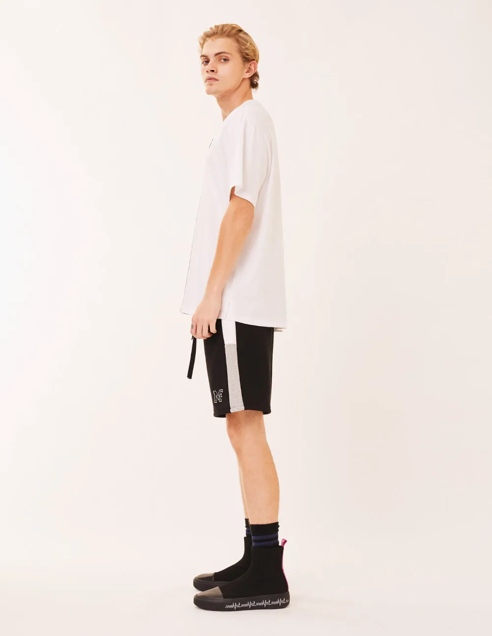 MARK FAST MEN OVERSIZE BLACK CASUAL SPORTS SHORTS WITH MF LOGO EMBROIDERY