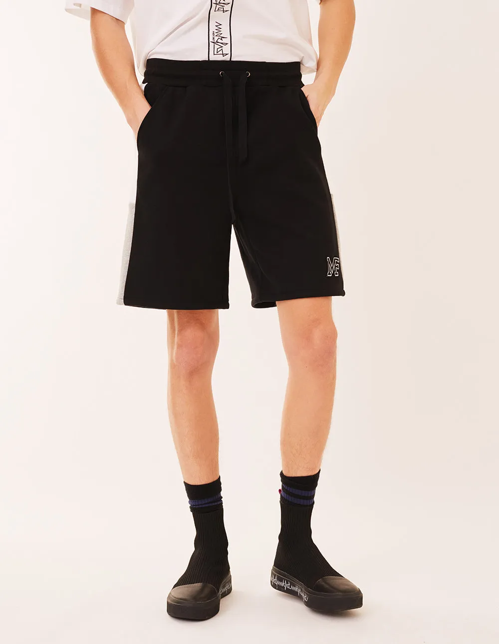 MARK FAST MEN OVERSIZE BLACK CASUAL SPORTS SHORTS WITH MF LOGO EMBROIDERY