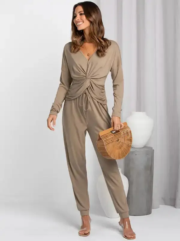 Women’s two piece set of solid color fashion casual pants
